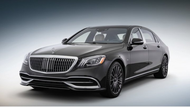 В пресс-релизе конкурентами версии Night Edition избраны седаны Bentley Flying Spur и Rolls-Royce…