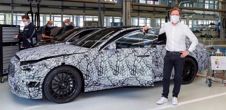 От обычных версий S 63 EQ Performance 4Matic+ будет отличаться перенастроенной активной подвеской с…