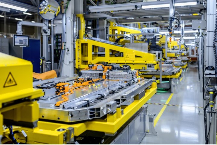 Вместе с тем компания объявила о расширении кооперации с фирмой GROB-WERKE, чье производственное…
