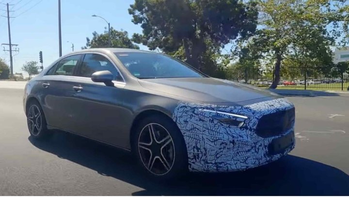 Обновленный Mercedes-Benz A-Class засняли на видео