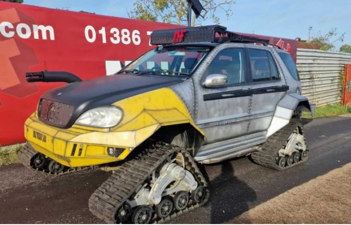 Уникальную версию Mercedes ML на случай зомби-апокалипсиса продают за 3,2 млн рублей
