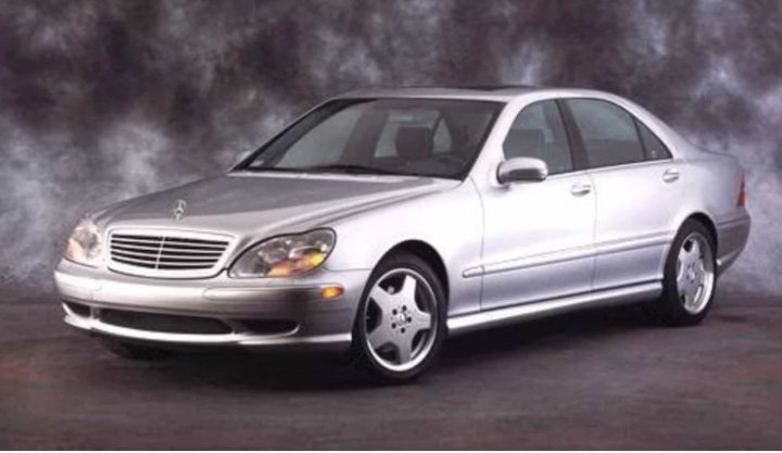 3 место: Mercedes-Benz S-Class (2001)