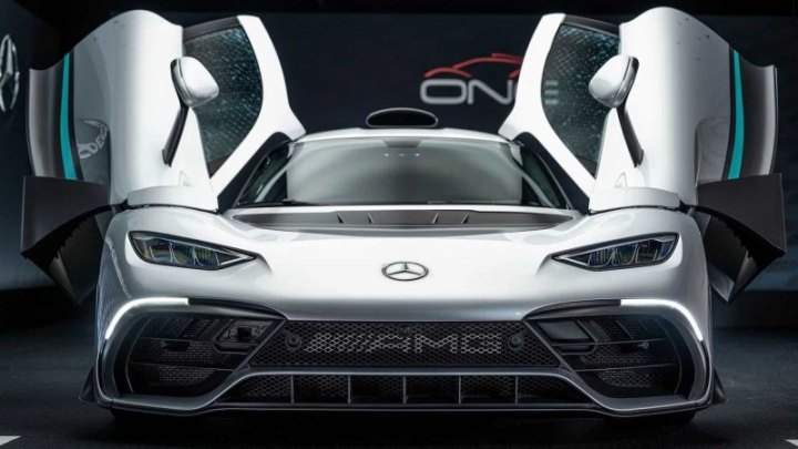 Покупатель гиперкара Mercedes-AMG One возмутился стоимостью опций для автомобиля