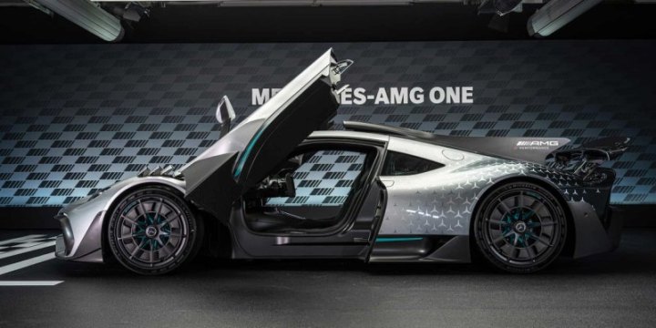 Один из владельцев Mercedes-AMG One под порядковым номером 262, который заплатил за свою машину уже…