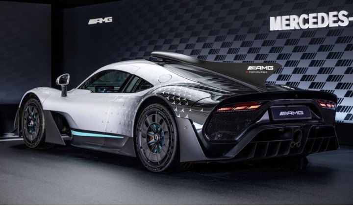 Так, к примеру, стоимость шеститочечных ремней безопасности в AMG One добавит к цене машины еще 5…