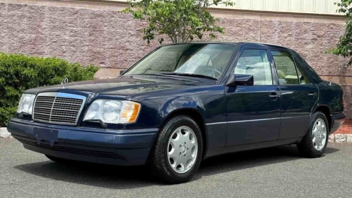 С тех пор с конвейера сошло более 2 миллионов 500 тысяч единиц таких E-Class, так что они далеко не…