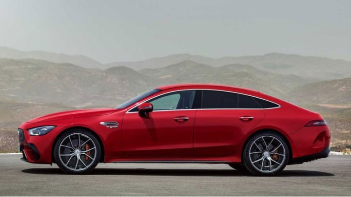 До сотни E-Performance разгонится всего за 2,9 секунды, а его максимальная скорость достигает 316…