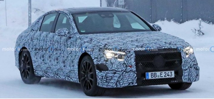 На тестах замечен прототип обновленного седана Mercedes-Benz E-Class W214