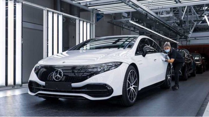 Сегодня электрифицированные модели Mercedes-Benz производят там же, где и автомобили с…