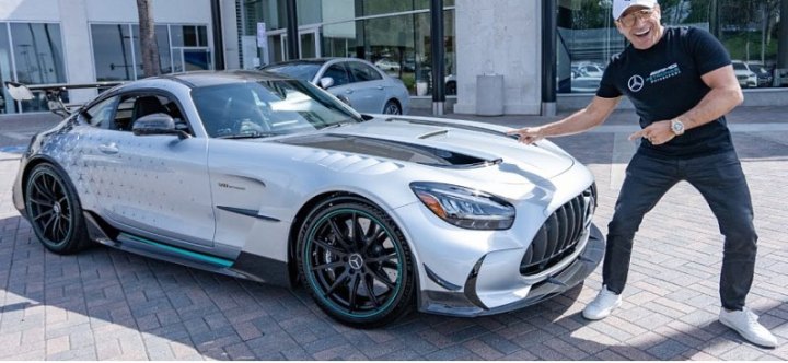 Первый экземпляр Mercedes-AMG GT Black Series P One Edition в США приобрёл мультимиллионер Мэнни…