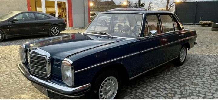 Польский дилер продает редкий 50-летний Mercedes W114, который считался эталоном надёжности