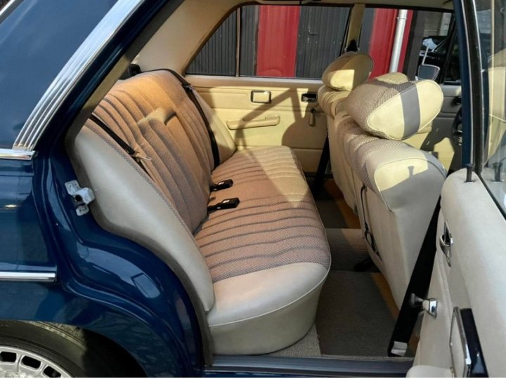 Седан W114 и купе W115, выпускавшиеся с 1968 по 1976 год, были прабабушками Mercedes-Benz E-класса.…