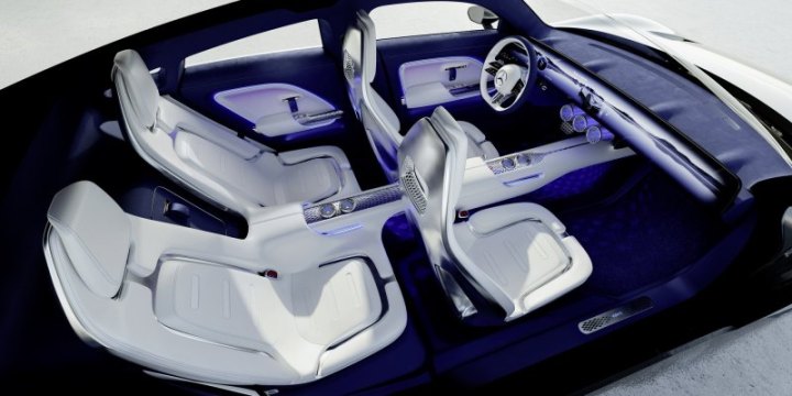 Первым серийным автомобилем с характеристиками EQXX может стать грядущий седан EQC - электрический…