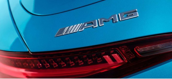 Новый родстер Mercedes-AMG SL получил базовую четырёхцилиндровую версию двигателя
