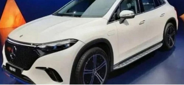 Роскошный электрокроссовер Mercedes-Benz EQS показали без камуфляжа перед дебютом