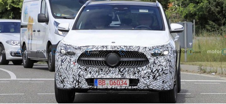 На тестах замечен обновленный кроссовер Mercedes-Benz GLA-Class