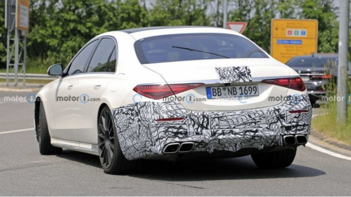 «Шпионские» снимки показали интерьер, и Mercedes не сильно отличается от стандартного S-class. В то…