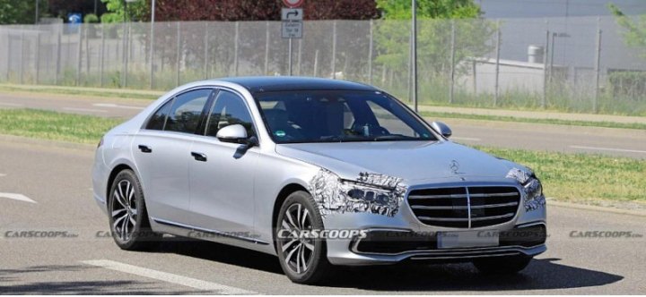Обновлённый седан Mercedes-Benz S-Class 2024 года показал скромный апгрейд на шпионских фото