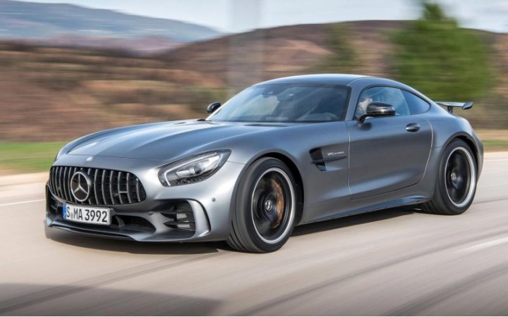 Mercedes-AMG GT Coupe первого поколения был оснащен 4,0-литровым двигателем V8 с двойным…