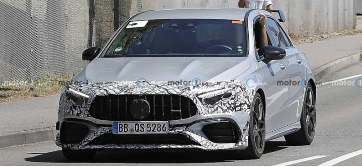 Компания Mercedes-AMG тестирует «заряженный» хэтчбек A45 2023 года
