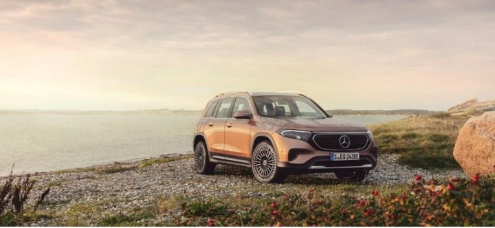 Новый электрокроссовер Mercedes-Benz EQB 2023 года появился в продаже на рынке Австралии