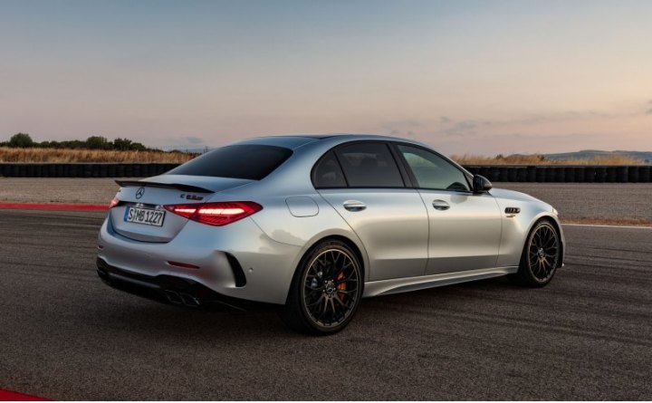 Mercedes не обнародовал информацию о ценах на C63 AMG 2023 года, но, несмотря на то, что мощность…