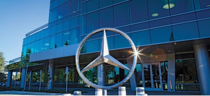 РИА Новости: потеря российского бизнеса обойдется Mercedes-Benz в 2 млрд евро