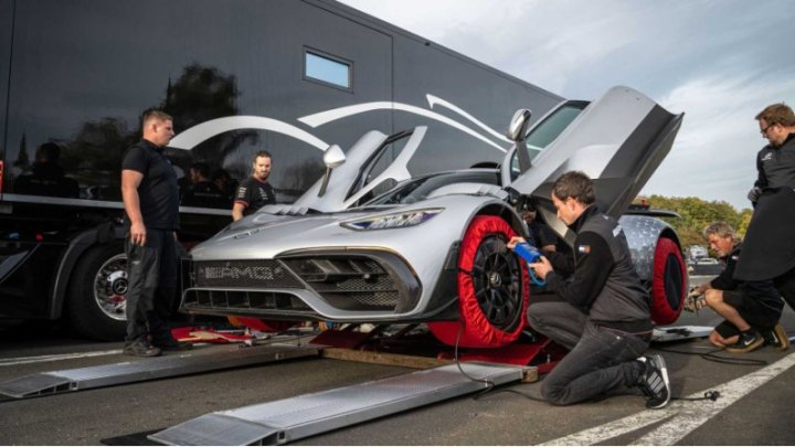 У всех 275 состоятельных людей, которые решились приобрести Mercedes-AMG One, не было проблем с…
