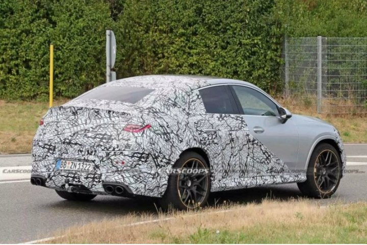 Mercedes еще не объявил официальную дату запуска или цену, но мы ожидаем увидеть GLC43 в первой…