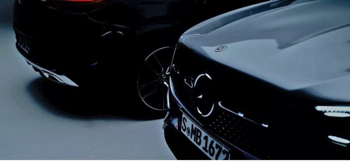 Компания Mercedes-Benz анонсировала показ обновленного Mercedes GLE 2024 в январе 2023 года