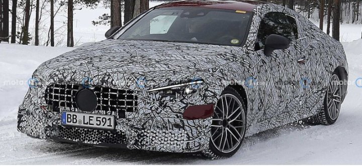 Компания Mercedes провела тесты нового Mercedes-AMG CLE 63 на замерзшем озере