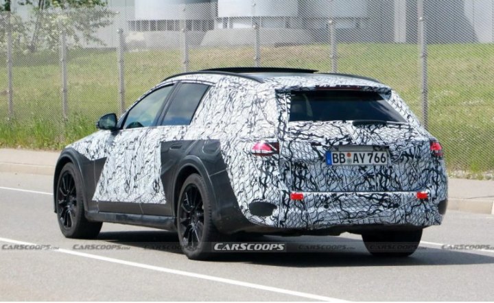 Что касается моторной гаммы, то Mercedes пока подтвердил только два варианта для американского…