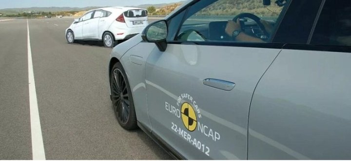Mercedes-Benz EQE получил высший балл в новых рейтингах Euro NCAP по безопасности автомашин