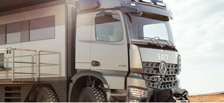 Этот роскошный дом на колесах создан на базе грузовика Mercedes Arocs