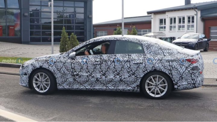 Mercedes уже объявил о планах по упрощению линейки компактных автомобилей за счет постепенного…