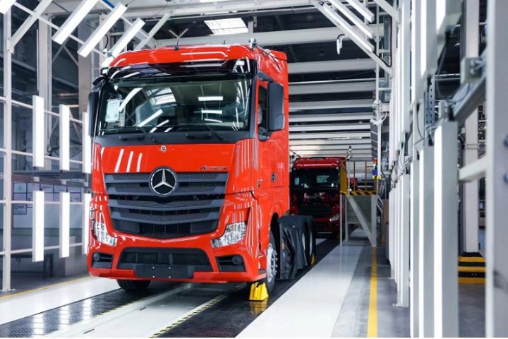 Actros в Китае стоит порядка 7 млн рублей. На российском рынке такие тягачи продаются минимум за 12…