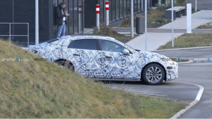 Mercedes пообещал перейти на создание полностью электрических автомобилей к 2030 году, правда с…