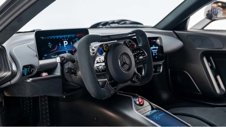 Mercedes-AMG One - это автомобиль-супергерой, который смог установить многочисленные рекорды…