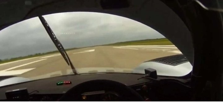 Смотрите, как 1000-сильный Mercedes C11 пытается достичь максимальной скорости