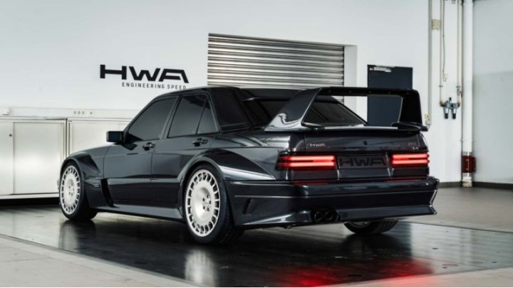 История Mercedes 190E Evo II начинается с модели 190E, которая дебютировала в 1982 году. Эта модель…