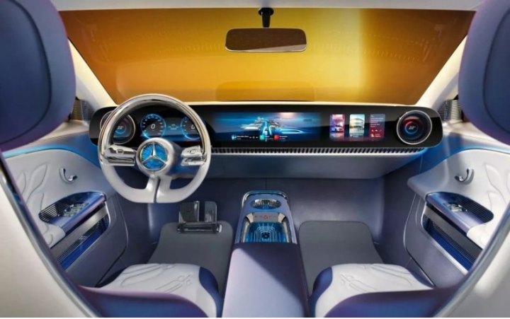 Новый eCLA от Mercedes сохраняет элегантный дизайн и высокотехнологичные функции, которые были…