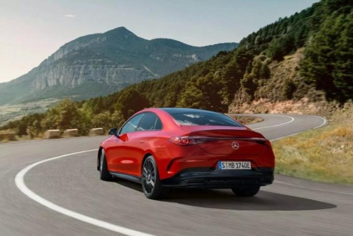 На данный момент, с конвейера завода Mercedes ежедневно сходит порядка 200 экземпляров компактного…