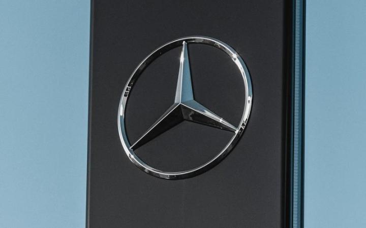 Mercedes стучится обратно в Россию: компания зарегистрировала 2 бренда в Роспатенте