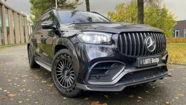Mercedes-AMG GLS 63 сам по себе – олицетворение мощи и роскоши, настоящий «тяжеловес» на дорогах.…