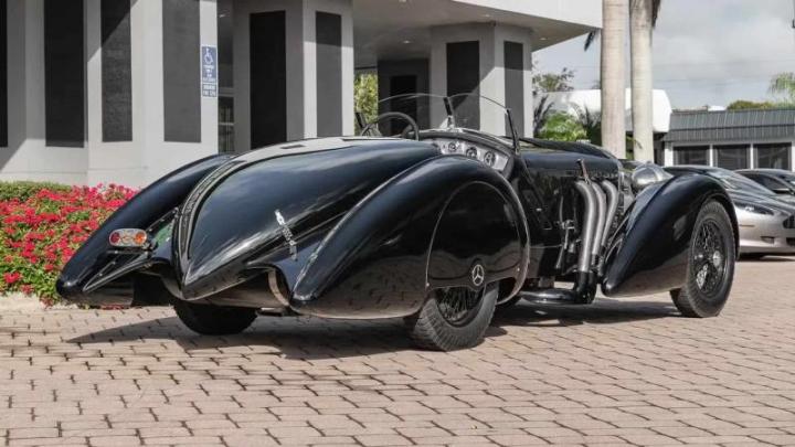 Реплика Mercedes SSK 1930 актера Джона Сины