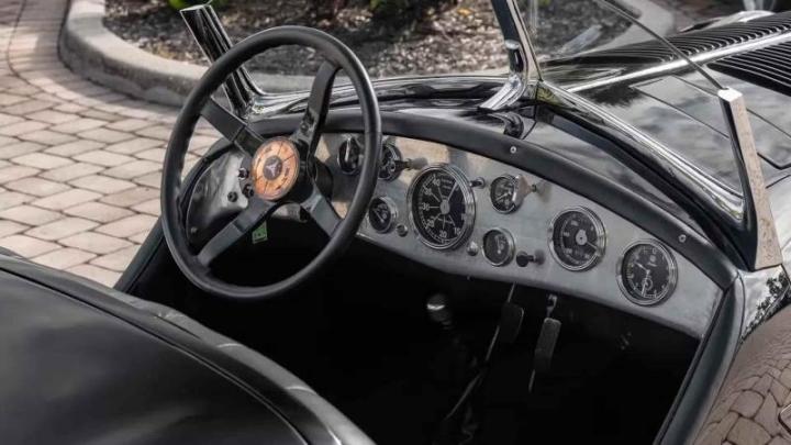 Реплика Mercedes SSK 1930 актера Джона Сины