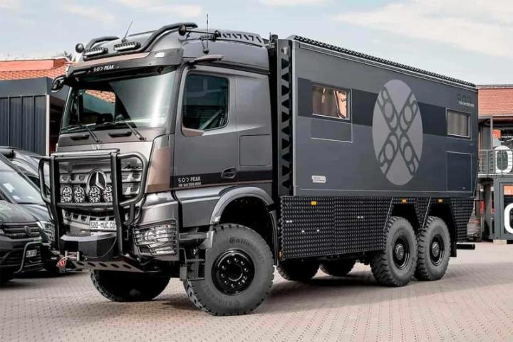 Внедорожный зверь Mercedes выводит глэмпинг на новый уровень