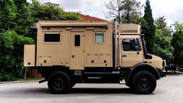 Дом на колесах Crawler S от Armadillo Speciality Vehicles