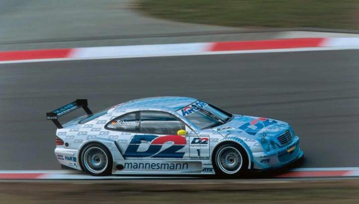 Речь идет о Mercedes CLK DTM 2000 года выпуска, которое предлагается для покупки компанией «Sports…
