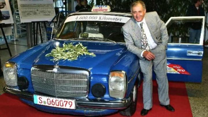 Ее владельцем был некий греческий таксист Грегориос Сакинидис. Мужчина приобрел свой Mercedes в…